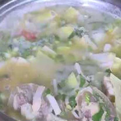 Đuôi bò hầm bắp chuối