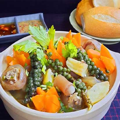 Đuôi bò hầm tiêu xanh
